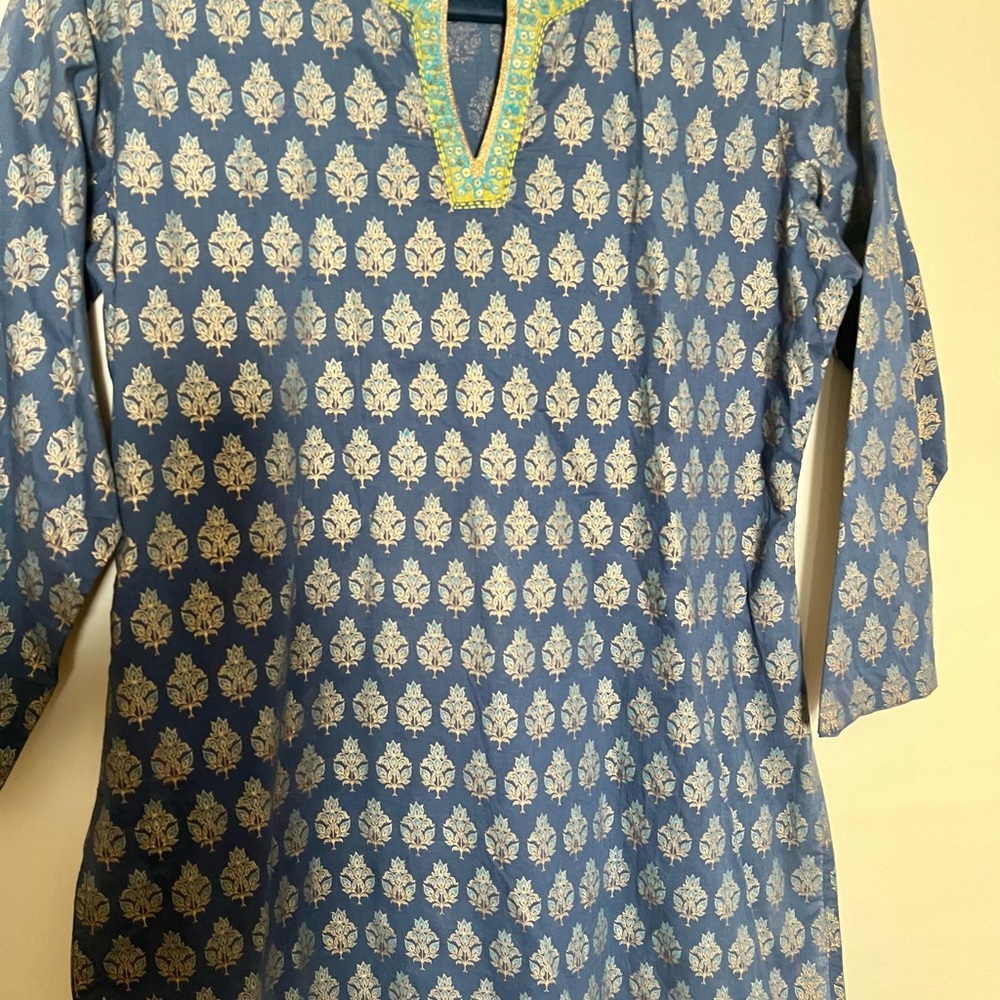 Blue and Gold Patterned Tunic - Picture 2 of 5